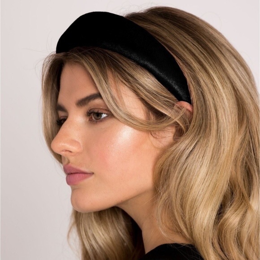 🥰New Stunning Black Velvet Head Band 🥰 Chic, Light & Sturdy 🥰